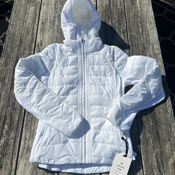 Lululemon Another Mile Jacket White size 6 NWT $228 - Picture 2 of 8